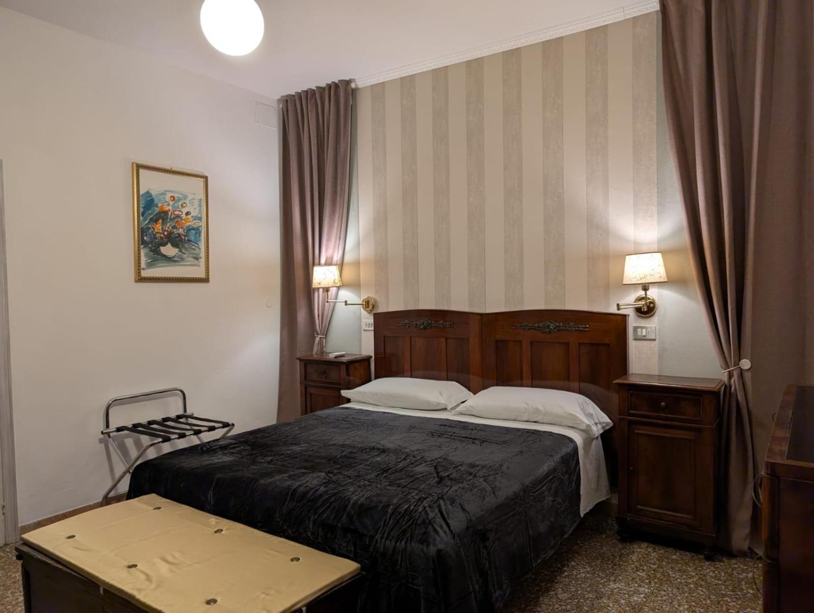 Villa Antonietta Rooms & Coffee 切塞纳蒂科 外观 照片