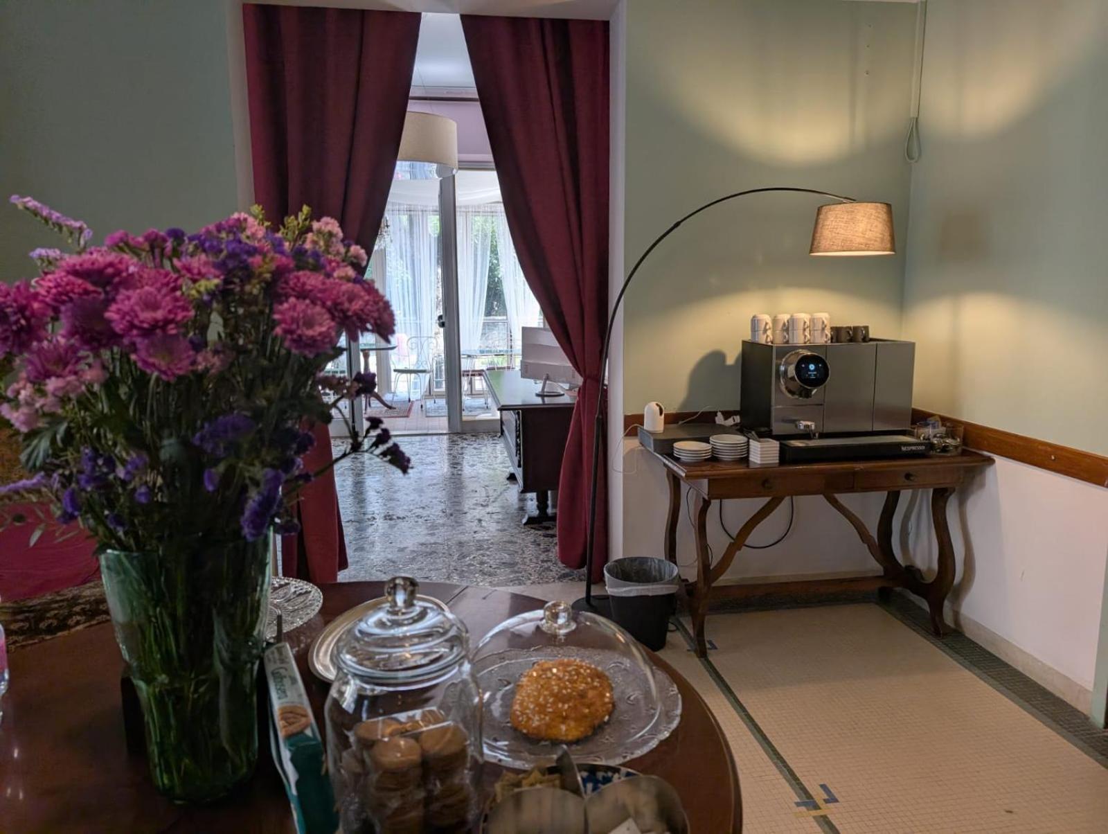 Villa Antonietta Rooms & Coffee 切塞纳蒂科 外观 照片